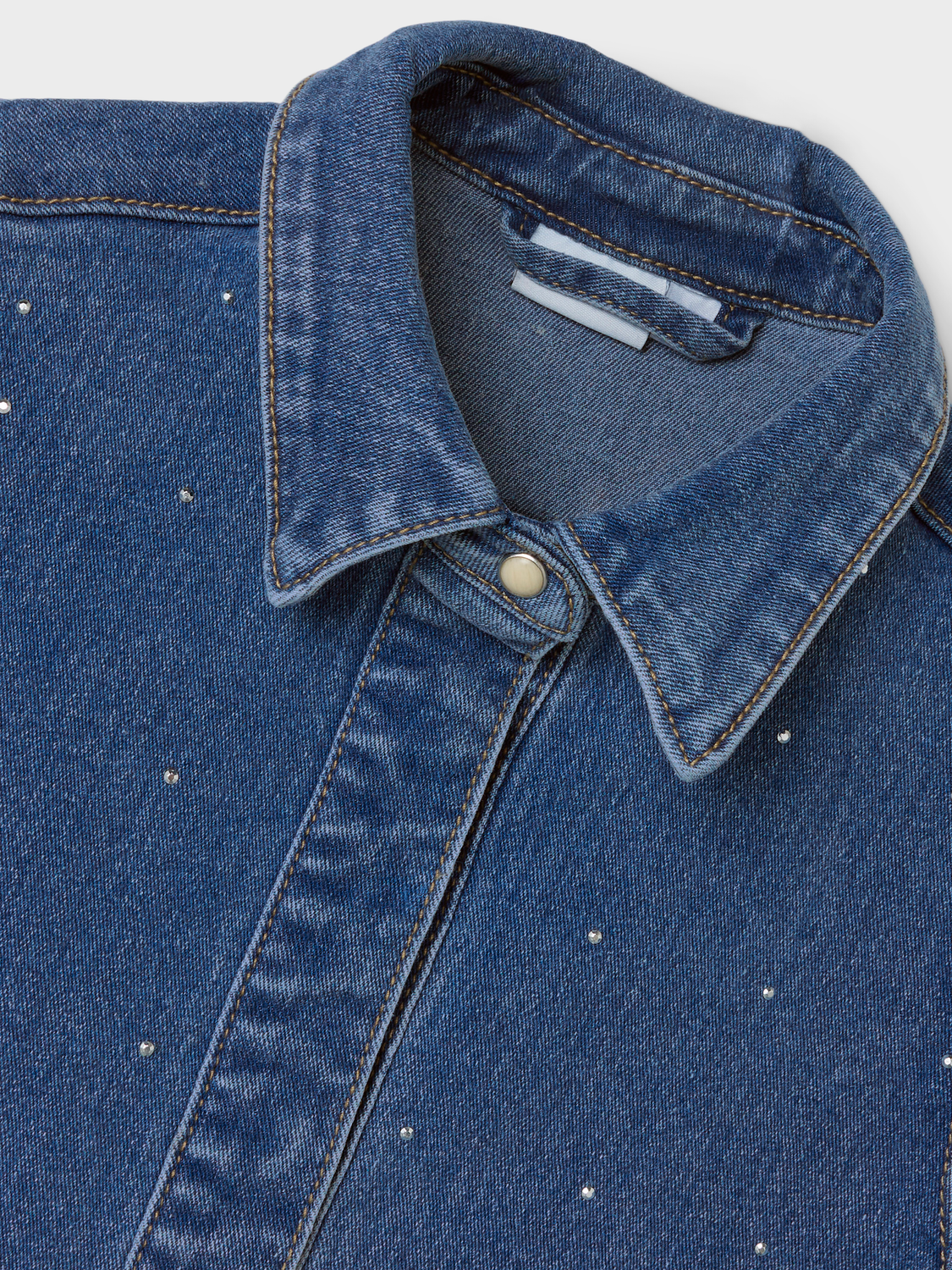 model_shot-front_full